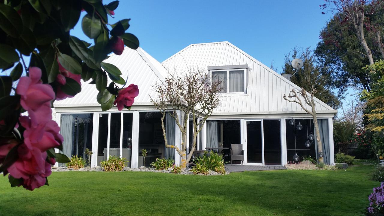 Berni'S Boutique Bnb Christchurch Esterno foto